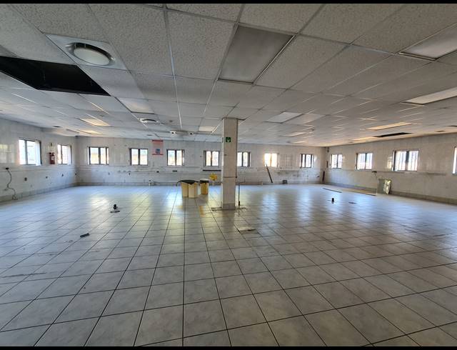 4,740M² OFFICE TO LET IN MEADOWDALE